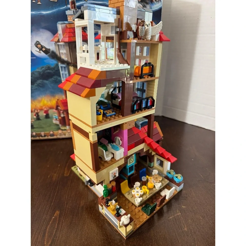 LEGO Harry Potter 75980 Attack on the Burrow Complete w/ Box Manual All Minifigs